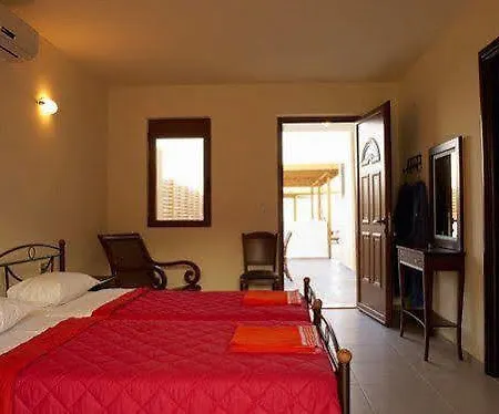 Kokkini Paparouna Hotel
